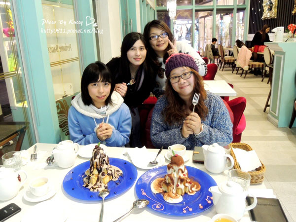 2014-2-11姊妹跳舞香水 (17).jpg