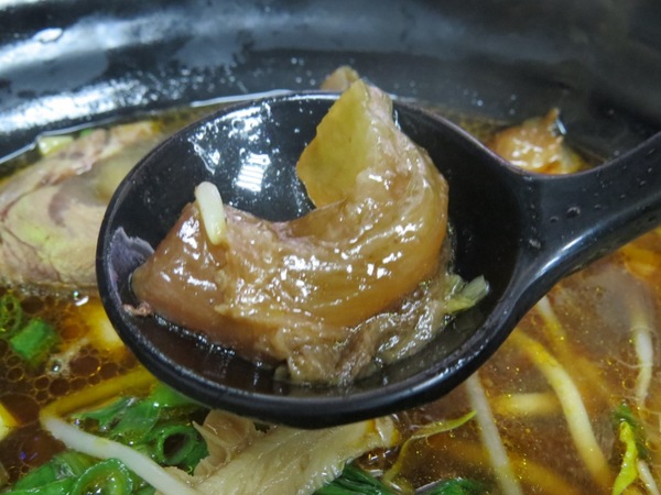 老師傅牛肉麵:年青師傅料理的【中原/老師傅牛肉麵】