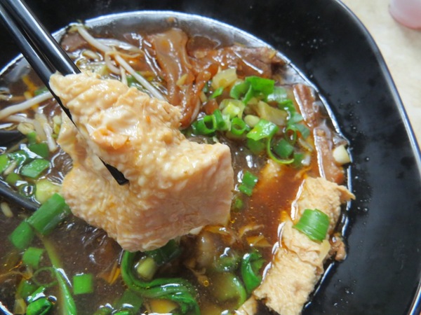 老師傅牛肉麵:年青師傅料理的【中原/老師傅牛肉麵】