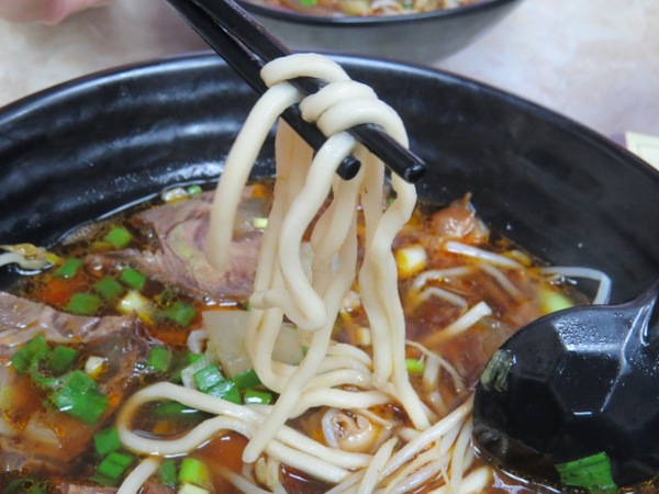 老師傅牛肉麵:年青師傅料理的【中原/老師傅牛肉麵】