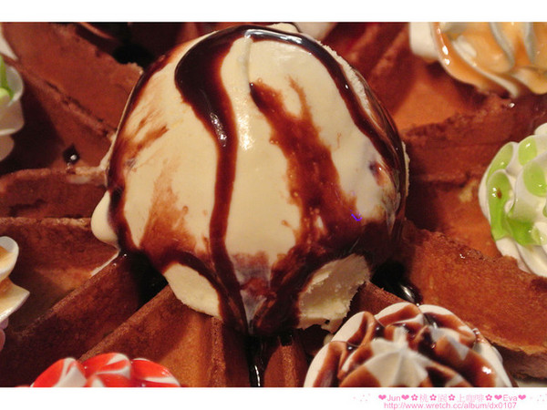 上Cafe：【食記】oO。。桃園　上咖啡　可愛又好吃的繽紛花儿鬆餅，奶油上的是果醬喲！大家吃過嘛？！。o○。