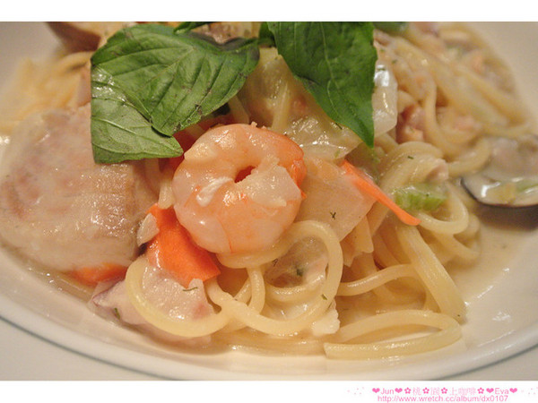 上Cafe：【食記】oO。。桃園　上咖啡　可愛又好吃的繽紛花儿鬆餅，奶油上的是果醬喲！大家吃過嘛？！。o○。