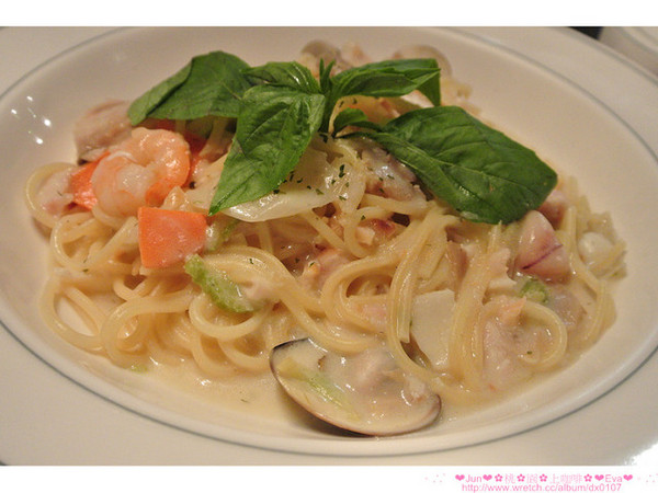 上Cafe：【食記】oO。。桃園　上咖啡　可愛又好吃的繽紛花儿鬆餅，奶油上的是果醬喲！大家吃過嘛？！。o○。