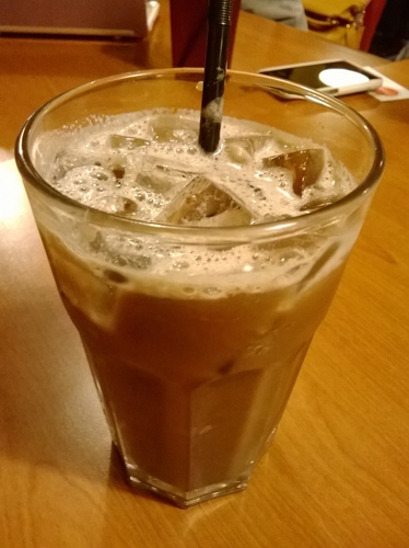 J-House：粗飽飽~公館巷子裡的美式漢堡餐廳 J-House