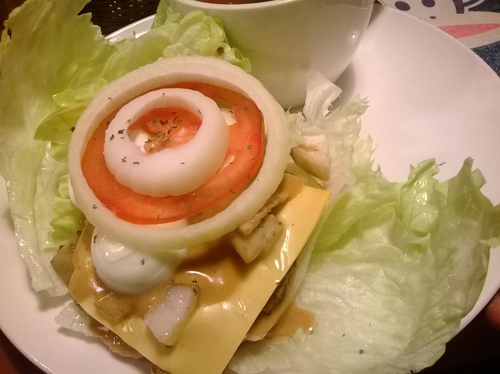 J-House：粗飽飽~公館巷子裡的美式漢堡餐廳 J-House