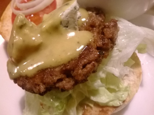 J-House：粗飽飽~公館巷子裡的美式漢堡餐廳 J-House