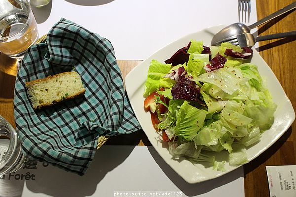 森林旁邊 La Foret(英才館):『森林旁邊(英才館)』❤餐點選擇多樣化、親子同樂的好所在~102.12.13