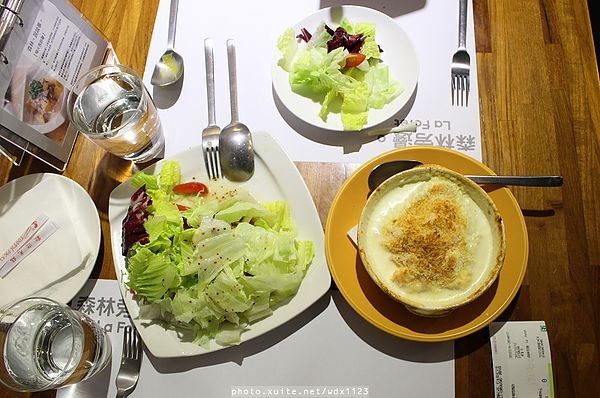 森林旁邊 La Foret(英才館):『森林旁邊(英才館)』❤餐點選擇多樣化、親子同樂的好所在~102.12.13