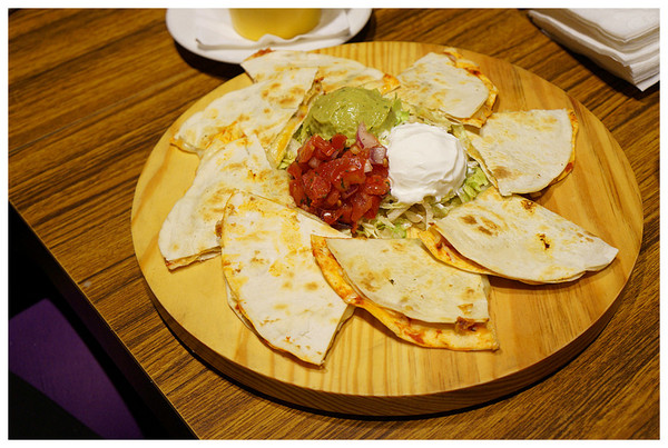 the Chips(光復店)：台北國父紀念館站♬聚會餐廳哪裡找？交通便利、大份量美式風味，飯後甜點不可缺少！　the Chips美式餐廳／光復店