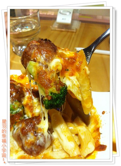 莫凡彼咖啡館(台中金典店)：【星羽愛美食-台中】放鬆氛圍，舒服精緻又好吃~莫凡彼咖啡館。