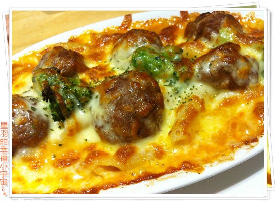 莫凡彼咖啡館(台中金典店)：【星羽愛美食-台中】放鬆氛圍，舒服精緻又好吃~莫凡彼咖啡館。