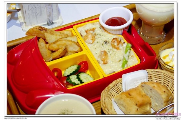 綠芳園法式風情館：【美食♥新竹】☼ 綠芳園法式風情館☼歐洲宮廷的裝潢,美味的餐點，彷彿公主般的享受 ♥♥