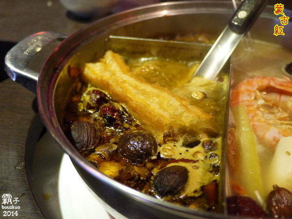 蒙古紅蒙古火鍋:蒙古紅蒙古火鍋,吃到飽也很精緻,辛香料超多der~