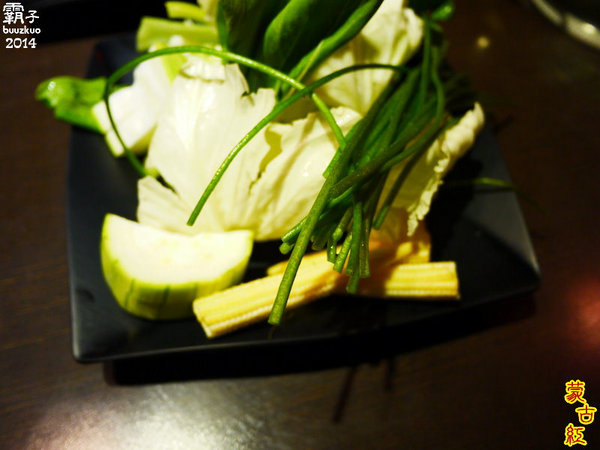 蒙古紅蒙古火鍋:蒙古紅蒙古火鍋,吃到飽也很精緻,辛香料超多der~