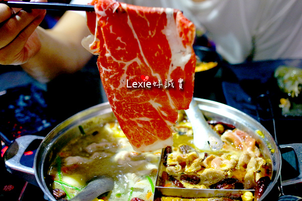 蒙古紅麻辣火鍋5