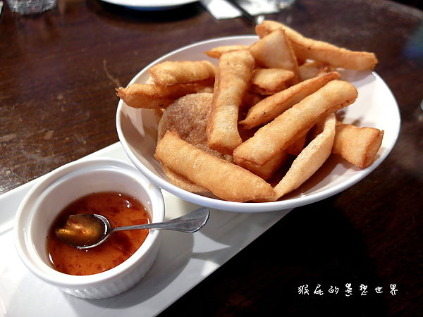 卓莉Jolly Brewery+Restaurant:【台北松山】超有氣氛慶生好地方!JOLLY卓莉手工釀啤酒+泰食餐廳(慶城店)!