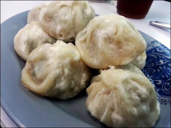 板橋小籠包：【板橋小籠包】南雅夜市人氣王～純手工小籠包和不一樣的臭豆腐