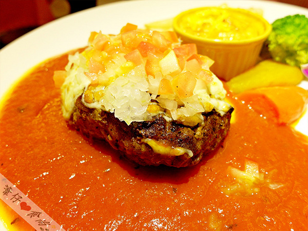 鶴田屋：[邀約]日式屋卻賣著一口滿滿肉汁的超juicy漢堡排!!!