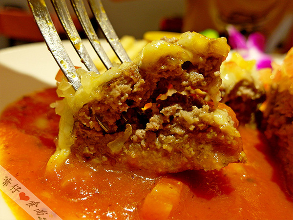 鶴田屋：[邀約]日式屋卻賣著一口滿滿肉汁的超juicy漢堡排!!!