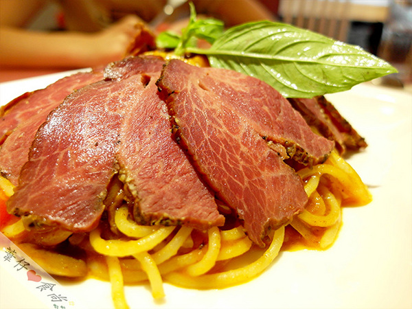 鶴田屋：[邀約]日式屋卻賣著一口滿滿肉汁的超juicy漢堡排!!!