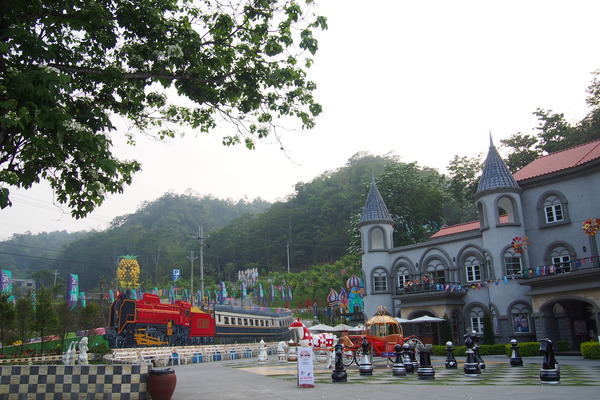 大黑松小倆口元首館:【南投】元首館。大黑松小倆口