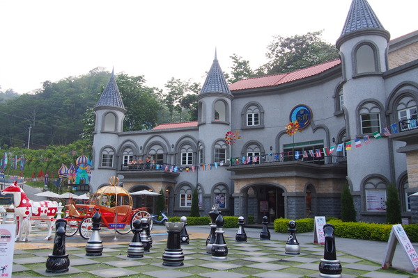 大黑松小倆口元首館:【南投】元首館。大黑松小倆口