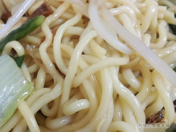 樂華夜市-麵嫂09-乾油麵特寫