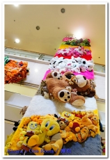 新光三越信義新天地:喜氣繽紛──洪易 vs. 曲家瑞 @信義A11