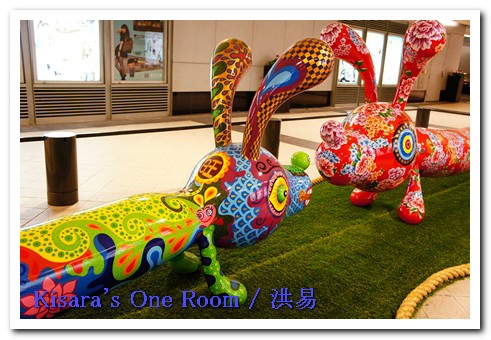 新光三越信義新天地:喜氣繽紛──洪易 vs. 曲家瑞 @信義A11