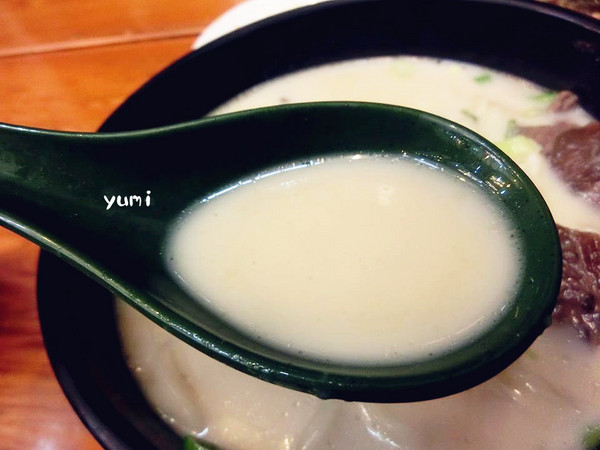 若柳一筋:【台中食記】隱藏台中巷弄美食!?網路高評價~~純乳白湯頭配上手打烏龍麵@若柳一筋