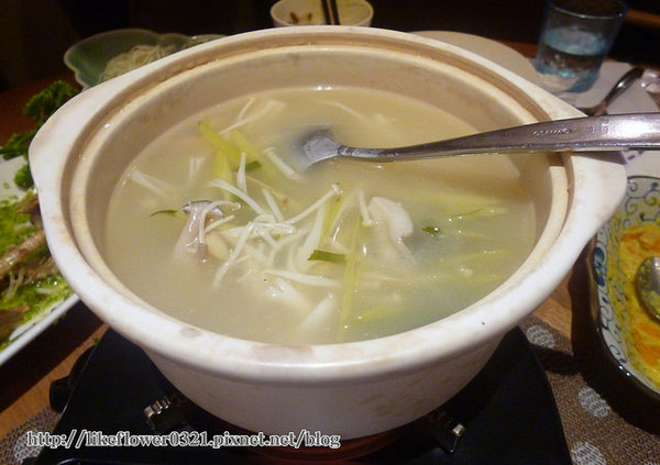 泰一泰雲城泰式料理:【台中西屯區】柏地廣場美味泰式料理,紀錄幸福的一餐-泰一泰雲城泰式料理(台中店)