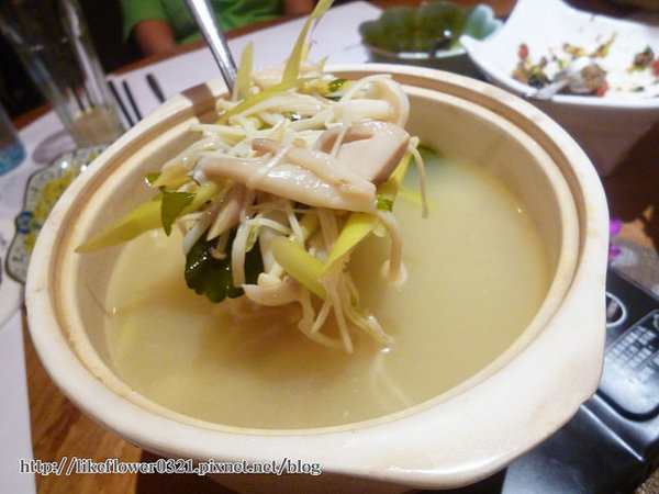 泰一泰雲城泰式料理:【台中西屯區】柏地廣場美味泰式料理,紀錄幸福的一餐-泰一泰雲城泰式料理(台中店)