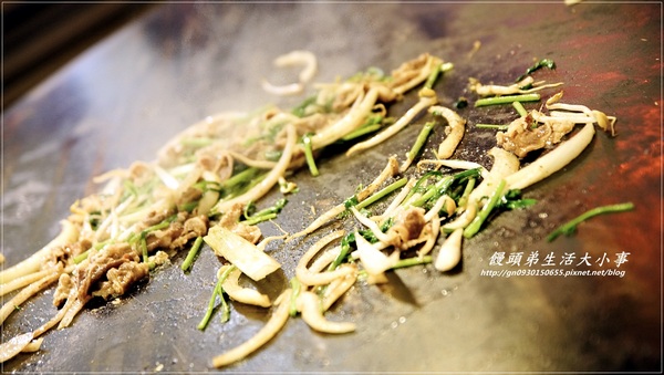 涮八方紫銅鍋(三重店)：【食記/新北市】天冷要來吃吃酸菜白肉鍋補補身吧♪♪涮八方紫銅鍋♪♪