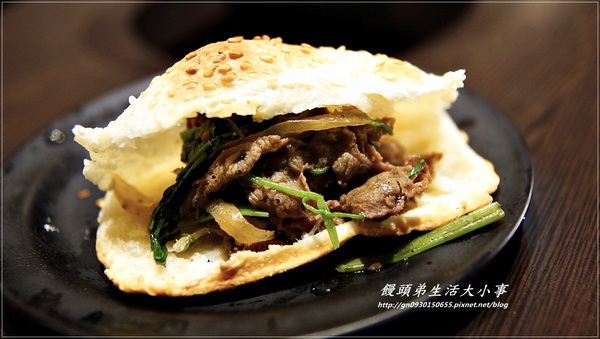 涮八方紫銅鍋(三重店)：【食記/新北市】天冷要來吃吃酸菜白肉鍋補補身吧♪♪涮八方紫銅鍋♪♪