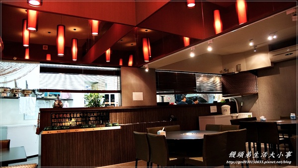 涮八方紫銅鍋(三重店)：【食記/新北市】天冷要來吃吃酸菜白肉鍋補補身吧♪♪涮八方紫銅鍋♪♪