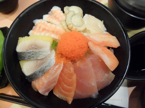 爭鮮定食8(林口店)：【新北林口．美食】定食8 ☆ 平價美味生魚片 ☆ 八種定食通通180