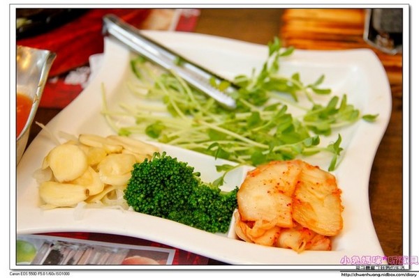 饗厚牛排(旗艦店):【美食♥桃園】☼ 饗厚牛排(林口店)☼油脂豐富沙朗心/比臉大的20盎司牛排/自己控制熟度岩燒牛排都超級美味呀! ♥♥