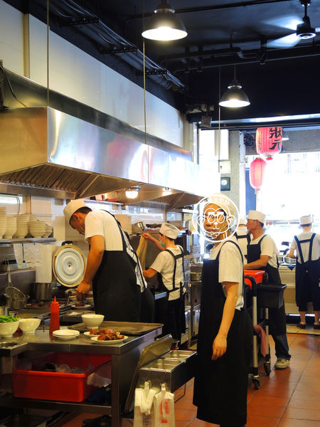 富狀元豬腳極品餐廳：呷飽祙【台中西區･富狀元極品豬腳餐廳】入口即化好吃豬腳