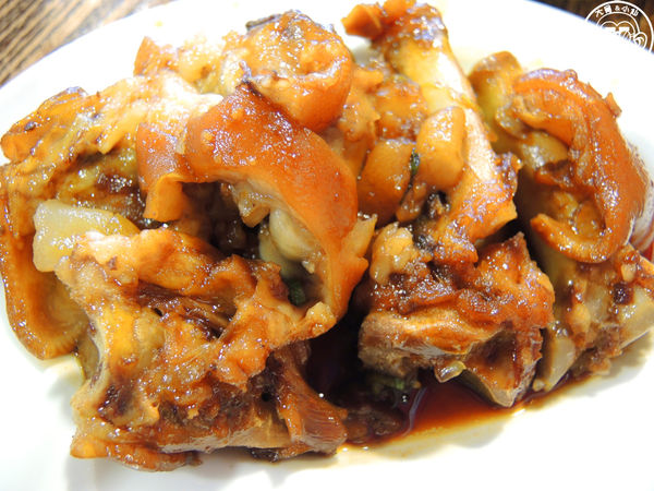 富狀元豬腳極品餐廳：呷飽祙【台中西區･富狀元極品豬腳餐廳】入口即化好吃豬腳