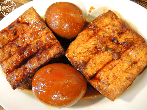 富狀元豬腳極品餐廳：呷飽祙【台中西區･富狀元極品豬腳餐廳】入口即化好吃豬腳