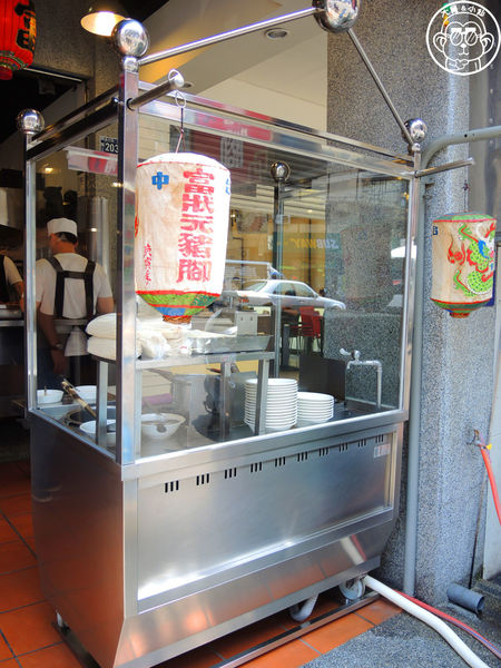 富狀元豬腳極品餐廳：呷飽祙【台中西區･富狀元極品豬腳餐廳】入口即化好吃豬腳