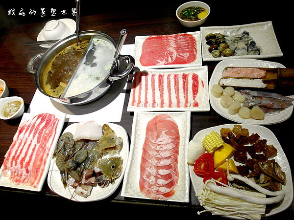 火龍島極品火鍋:【台北東區】CP值超高海鮮超威麻辣鍋!火龍島極品火鍋吃到飽!