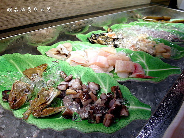 火龍島極品火鍋:【台北東區】CP值超高海鮮超威麻辣鍋!火龍島極品火鍋吃到飽!