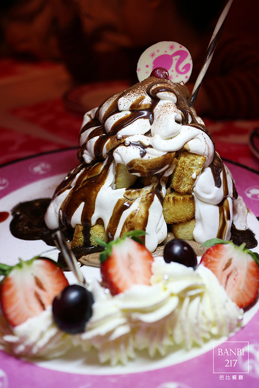 Banbi217 美食旅遊: Barbie Cafe 芭比餐廳 粉紅主題餐廳 (台北東區,捷運忠孝敦化站,捷運忠孝復興站,下午茶)[邀約]
