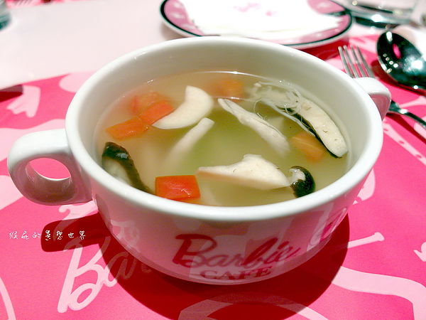 Barbie Cafe：【台北東區】女孩們的夢幻天堂！Barbie Cafe芭比咖啡！(邀約)