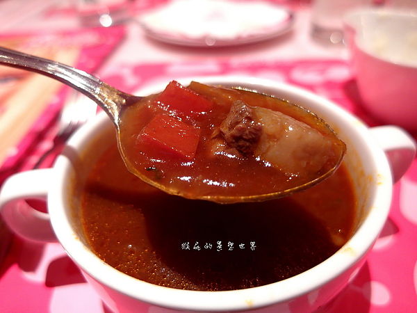 Barbie Cafe：【台北東區】女孩們的夢幻天堂！Barbie Cafe芭比咖啡！(邀約)