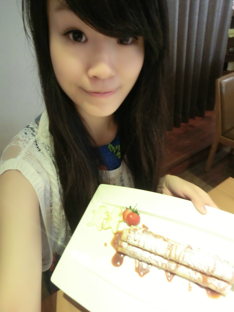 Love Café：【食記】oO。。台北　LOVE Café（美味的想念拍攝場地）　Blue Monday 就用甜吱吱有戀愛感的牛奶糖蛋捲，為大家解憂愁吧～牛奶糖蛋捲登場！！。o○。