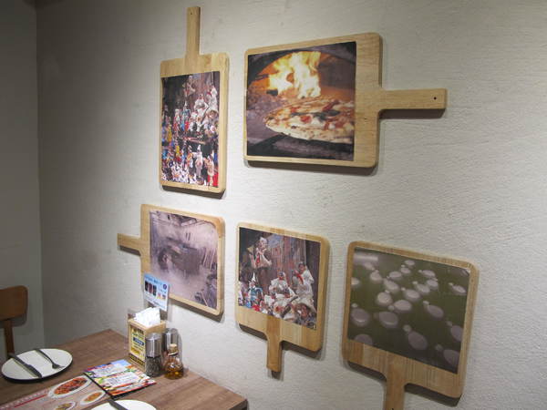 Pizzeria Oggi(敦南店)：(胖樺食記)台北市敦化南路Pizzeria Oggi二訪。正港義大利披薩餅皮薄脆Q彈。當月壽星贈送披薩一枚。