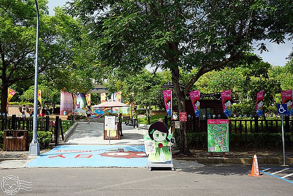 就是愛荔枝樂園(Alice’s Garden)：※ 就是愛荔枝樂園(環境篇) ※【星羽愛玩樂-彰化】小朋友的童話天堂，大草原遊樂設施玩水趣，很適合開心遛小孩~