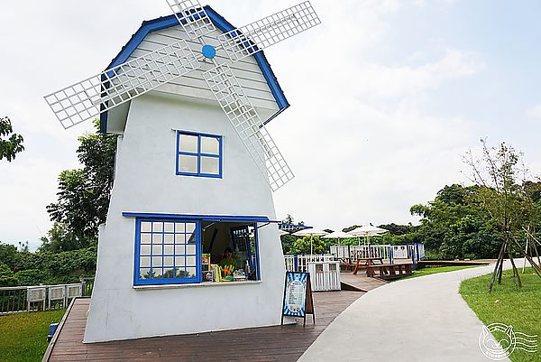 就是愛荔枝樂園(Alice’s Garden)：※ 就是愛荔枝樂園(環境篇) ※【星羽愛玩樂-彰化】小朋友的童話天堂，大草原遊樂設施玩水趣，很適合開心遛小孩~